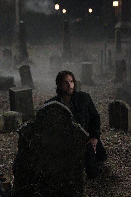 Tom Mison in Sleepy Hollow Katia Winter, Sleepy Hollow Tv Series, Orlando Jones, Nicole Beharie, Sleepy Hallow, Ichabod Crane, Mystery Date, John Cho, Tom Mison