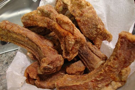 Deep Fried Pork Ribs Recipe, Fried Ribs Recipe, Southern Drinks, Fried Ribs, Fried Chicken Seasoning, Deep Fried Recipes, Southern Things, Pork Rib Recipes, Fried Foods