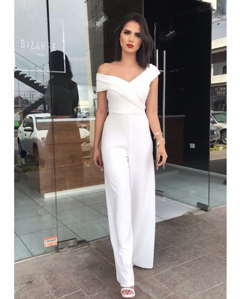 White Jumpsuit Graduation, Jumpsuit For Graduation, White Jumpsuit Outfit Classy, Graduation Jumpsuit Outfit, White Cocktail Dress Classy, Summer Graduation Outfit, Convocation Outfit Graduation, Graduation Jumpsuit, White Jumpsuit Outfit