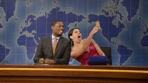 Cecily Strong Snl, Cecily Strong, Celebrity Selfies, Funny Selfies, Weekend Update, Opening Credits, Musical Comedy, At A Party, Night Live