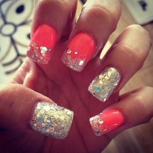 Fall 2013 Fashion Trends Red Nail Polish With Chunky Gold Glittery Tips Super Cute Manicure Orange And Silver Glitter Nails, Glitter Summer Nails, Nail Art Paillette, Glitter Nail Designs, Orange And Silver, Backyard Hammock, Silver Glitter Nails, Diy Nail Designs, Get Nails