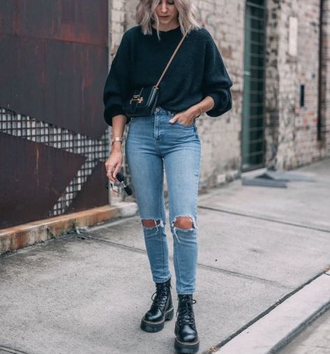 Doc Martens Outfit Fall, Combat Boot Outfit, Dr Martens Outfit, Doc Martens Outfit, Combat Boots Style, Looks Jeans, Look Adidas, Fall Outfits For School, Skandinavian Fashion