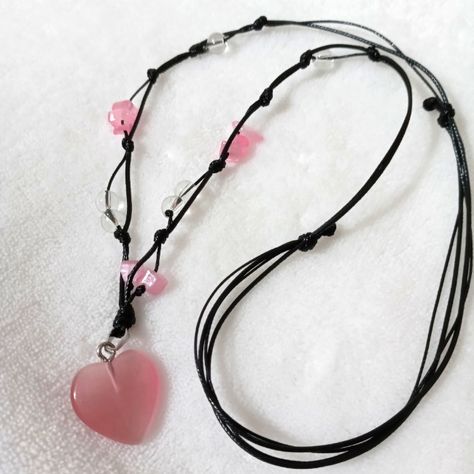 Pink Heart Necklace Pendant With Adjustable Sliding Cord Rope Rope Necklace Diy, Diy Gelang, Pink Heart Necklace, Necklace With Beads, Southwestern Necklace, Beaded Boho Necklace, Beads Ideas, Face Necklace, Silver Necklace Set