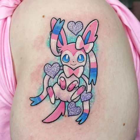 Dream Tattoo Ideas, Sylveon X Umbreon, Pokemon Sleeves, Sylveon Umbreon, Umbreon Sylveon, Cute Kawaii Things, Pokemon Tattoos, Anime Tattoo Ideas, Matching Friend Tattoos