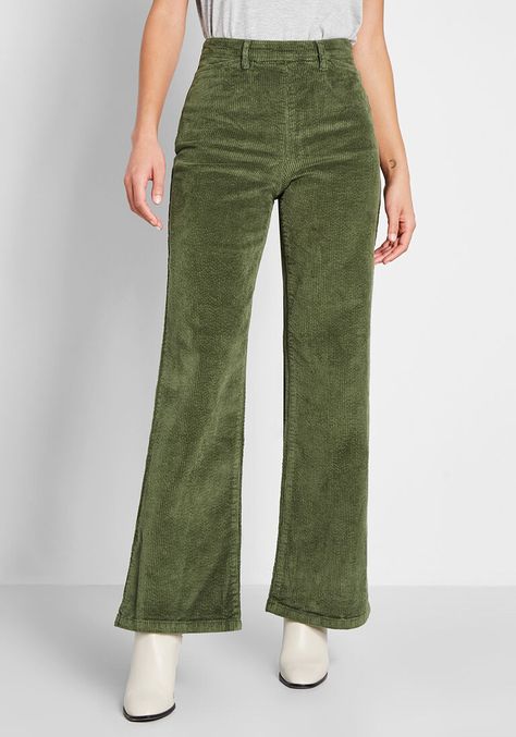 Corduroy Pants Outfit, Retro Inspired Fashion, Style Goals, Green Pants, Vintage Pants, Overalls Women, Wide Pants, Fashion 2020, Corduroy Pants