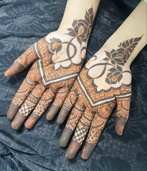 Short Mehndi Design, Front Mehndi Design, Mehndi Designs Bridal Hands, Mehndi Designs For Kids, Very Simple Mehndi Designs, Simple Mehndi Designs Fingers, Stylish Mehndi, Stylish Mehndi Designs, Latest Bridal Mehndi Designs