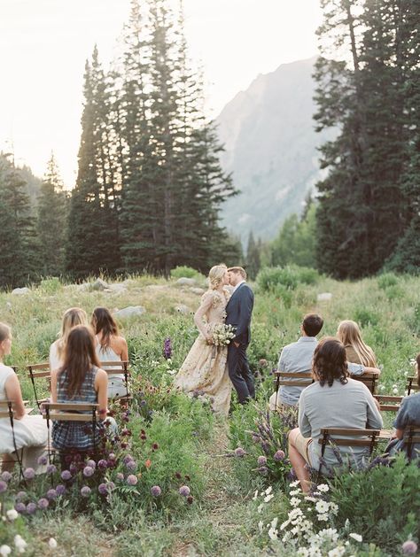 Meadow Wedding, Ceremony Inspiration, Family Shoot, Marriage Ceremony, Micro Wedding, Forest Wedding, Wedding Vibes, Nature Wedding, Wedding Mood