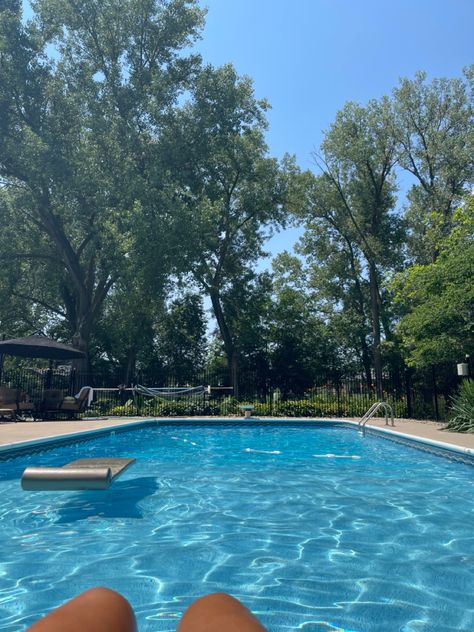 Summer House Vibes, Pool Athestic, Laying Outside Aesthetic, Swimming Pool Summer Aesthetic, Summer Aesthetic Swimming, Big Pool Aesthetic, Summer Pool Day Aesthetic, Tanning By The Pool Aesthetic, Pool Tanning Aesthetic