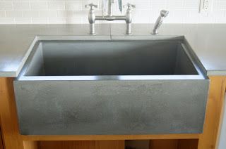 Artwatch: Concrete farm sink by Austin J Smith of Surface Theory Concrete Sink Kitchen, Concrete Farmhouse Sink, Concrete Kitchen Sink, Cement Sink, Dining Room Remodel, Outdoor Appliances, Butler Sink, Concrete Sink, Concrete Kitchen