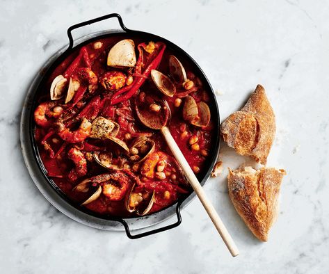 Satisfy your seafood cravings with this simple and comforting recipe for prawns and clams baked in tomato and chilli. Prawn And Mussel Recipes, Prawns Chilli Recipe, Garlic And Chilli Prawns, Pickled Pineapple, Lemongrass Curry, Chilli Garlic Prawn, Sweet Chilli Prawns, Seafood Cravings, Char Kway Teow