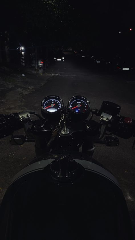 Bike Snap Night, Interceptor 650 Royal Enfield, Gt Continental, Snapseed Tutorial, Continental Gt 650, Anime Motorcycle, Gt 650, Interceptor 650, System Wallpaper