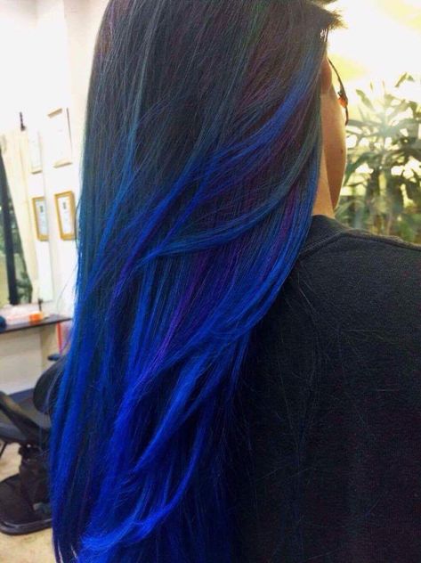 Black And Electric Blue Hair, Aria Hair, Electric Blue Hair, Funky Hair Colors, Shot Hair, Funky Hair, Selena Gomez Style, Hair Idea, Hair 2024