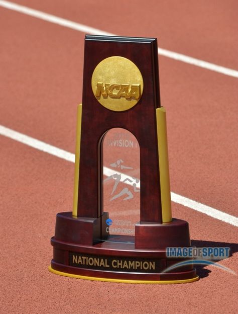 Team Usa Track And Field, Ncaa Track And Field, Trophy Photography, Track Trophy, Hayward Field, Year Board, Usa University, Track Team, Money Vision Board