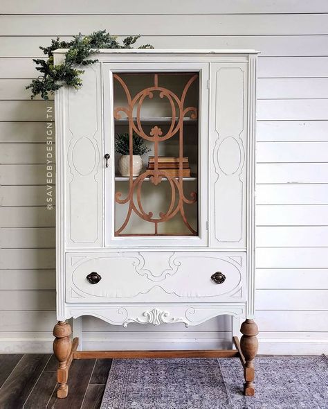 Furniture Makeover Inspiration, Painted China Cabinets, Antique Hutch, Hutch Makeover, China Hutch, Furniture Painting Techniques, Furniture Flipping, Furniture Flip, Furniture Flips