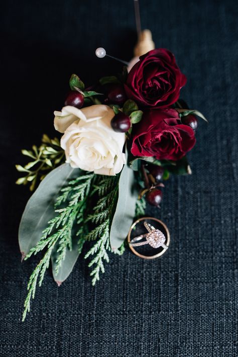 Diy Corsage Wedding, Diy Corsage And Boutonniere, Make Corsage, Christmas Boutonniere, Winter Wedding Burgundy, Burgundy Corsage, Boutineer Ideas, Winter Boutonniere, Boutineer Wedding