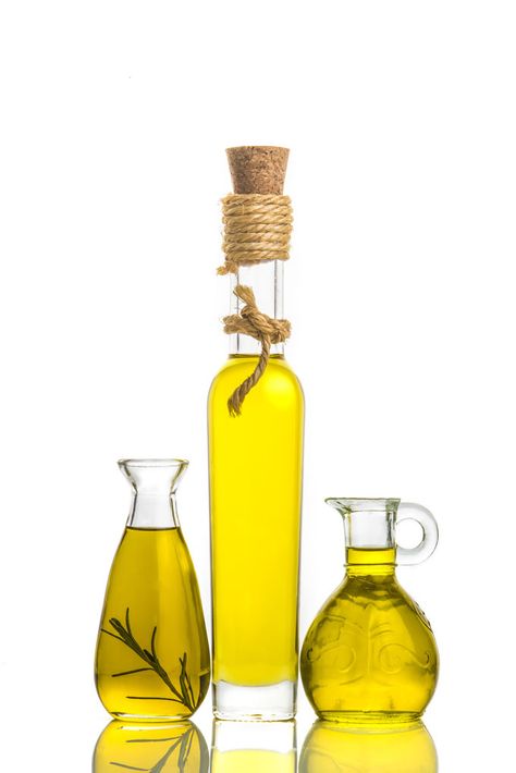 Cooking Oils: How to Choose the Right Cooking Oil Types Of Cooking Oil, Glamour Decor, Refined Coconut Oil, Food Stock, Refined Oil, Lifestyle Photos, Cooking Oils, Flavored Oils, Food Pantry