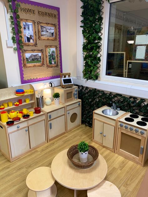 Home Corner Classroom, Role Play Home Corner Eyfs, Home Corner Ideas Eyfs, Home Corner Role Play Eyfs, Nursery Home Corner Ideas, Eyfs Room Layout, Home Corner Ideas Childcare, Home Corner Display Eyfs, Homecorner Ideas Eyfs