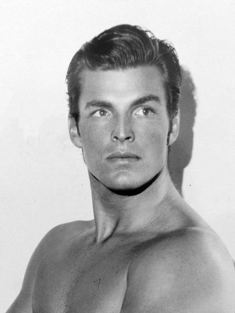 Shirtless Buster Crabbe, 1930s | Matthew's Island of Misfit Toys Buster Crabbe, Male Movie Stars, Klasik Hollywood, Guy Madison, Hollywood Men, Classic Movie Stars, Vintage Portraits, Handsome Actors, Hollywood Actor