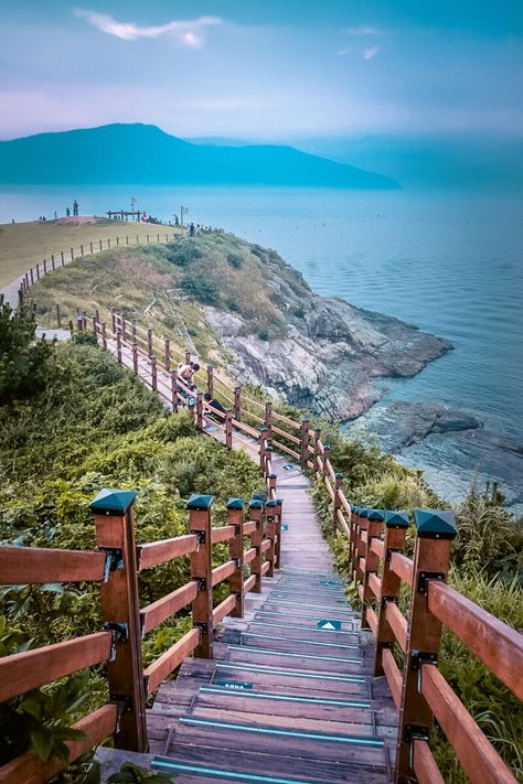 There are a lot of beautiful places to visit in South Korea, however, Geoje Island seems to be one that is most overlooked. Check out the best things to do in Geoje! Korea Tourist Spots, Geoje, Korea Country, Seoul Korea Travel, South Korea Travel, Colorado Vacation, Korea Travel, Travel South, Tourist Spots