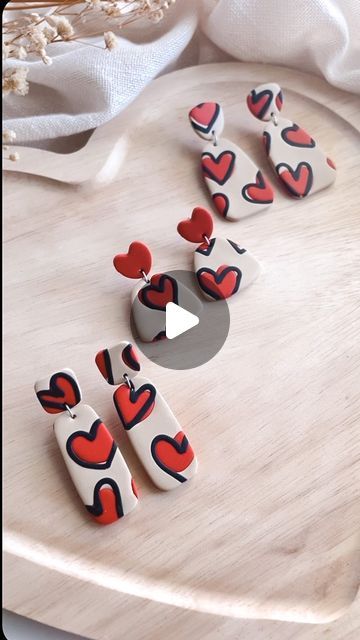 Clay Diy Projects Sculptures, Valentine Earrings Diy, Valentine Clay Earrings, Valentines Clay Earrings, Clay Earring Designs, New Years Earrings, Polymer Clay Earrings Diy, Painted Valentines, Valentine Earrings