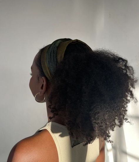 𝓔𝓯𝓲, chérie on Tumblr Long 4c Hair, 4a Curls, Trip Moodboard, Diy Natural Hair, Low Puff, Embrace Natural Hair, Afrocentric Hairstyles, Type Chart, Aesthetic Baddie