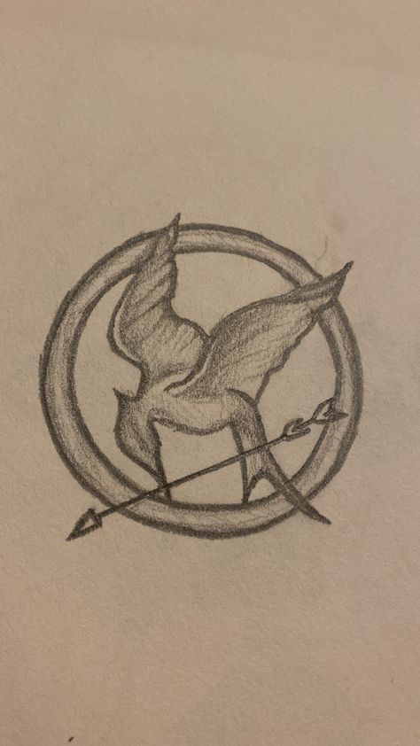 Drawing Mockingjay :) Hunger Games Crafts, Hunger Games Tattoo, Hunger Games Drawings, Hunger Games Poster, Games Icon, Mockingjay Pin, Hunger Games Fan Art, Skeleton Hand Tattoo, Animation Art Sketches