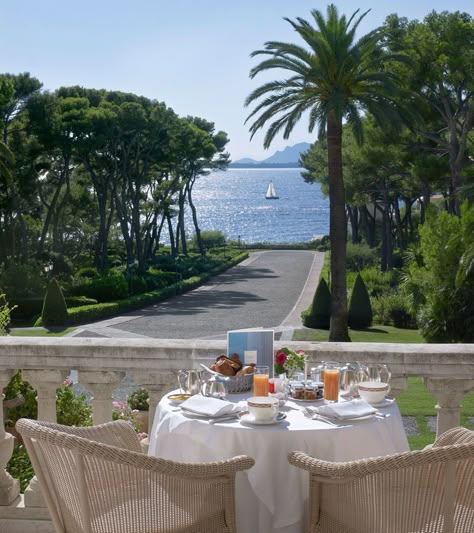 Hotel Eden Roc Antibes, Hotel De Cap Eden Roc, Cap Du Eden Roc, Hotel Cap Du Eden Roc, Hotel Cap Eden Roc, Hotel Du Cap Eden Roc Aesthetic, Hotel Du Cap Eden Roc Wedding, French Hotel Aesthetic, Hotel Du Cap Eden Roc