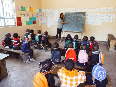 Tanzania Volunteer, Volunteer Teaching, Volunteer Teacher, Online Volunteering, Volunteer Training, Traveling Aesthetic, Arusha Tanzania, Teacher Aesthetic, Turtle Conservation