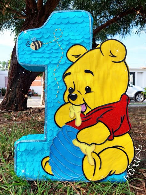 Piñata personalizada número 1 más Winnie Pooh Miel Abejas Winnie The Pooh Pinata, Winnie Pooh Bebe, Winnie Poo, Tigger Winnie The Pooh, Winnie The Pooh Themes, Piñata Ideas, Pooh Birthday, Baby Boy 1st Birthday Party, Winnie The Pooh Birthday