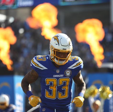 Darwin James Derwin James Jr, Derwin James, Chargers Football, Nfl Photos, Football Pictures, Football Helmets, Cool Words, Nfl, Football