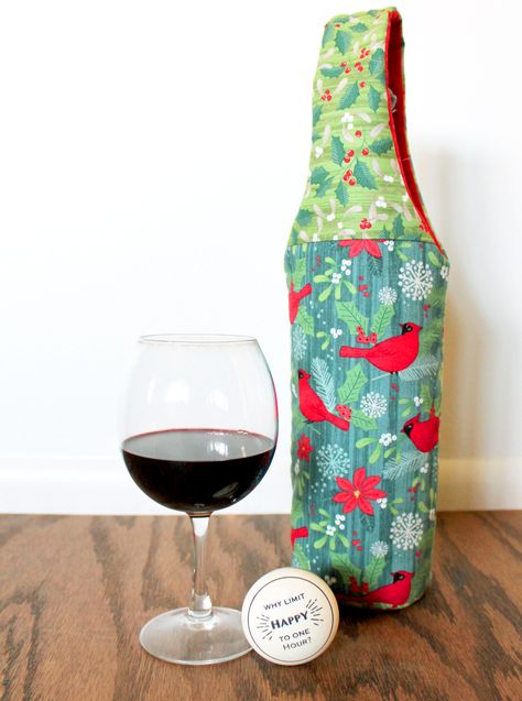 Quilted Wine Bottle Holder, Wine Carrier Pattern, Fabric Wine Bottle Bag, Wine Bag Pattern, Wine Cozy, Quilt Videos, Carrier Pattern, Wine Bottle Gift Bag, Wine Bottle Carrier