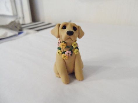 Clay Labrador, Flowers Sculpture, Clay Dogs, Clay Dog, Fondant Animals, Yellow Labrador Retriever, Yellow Labrador, Polymer Clay Animals, Puppy Face