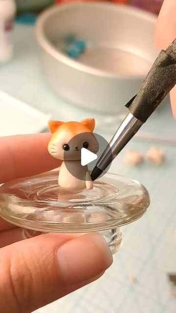 Candy | Polymer Clayerererer on Instagram: "I made foxes the other week and realized how much I love dusting the orange and brown tones on their little faces 😊✨️ I hope everyone has had a great week 💕💓💕💓💕 - - - - - - #polymerclaycharms #tutorial #claytutorial #polymerclaytutorial #clay #papasclay #claywork #kawaiicharms #kawaiiaesthetic #kawaiishop #claycharms #clayart #polymerclay #fye #fyp #artprocess #artistsoninstagram #clayartist #cutecharms" Polymer Clay Figures Tutorial, Clay Fox, Clay Figurines, Polymer Clay Kawaii, Polymer Clay Figures, Polymer Clay Miniatures, Clay Figurine, Clay Miniatures, Clay Figures