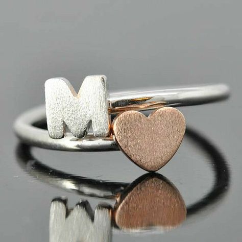 Women Shirt Designs, Alphabet Ring, Easy Love Drawings, Medical Jewelry, Flower Alphabet, Ring Heart, Letter Ring, Personalized Bridesmaid Gifts, Rose Gold Heart