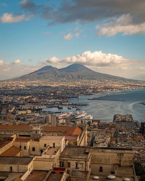 Napoli Photography, Italy Winter, Italy Tourism, Pompeii Italy, Napoli Italy, Italy Summer, Italy Tours, Italy Aesthetic, Naples Italy