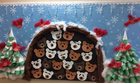 Bulletin Board Christmas Tree Ideas, Winter Forest Bulletin Boards, Winter Bulletin Board Ideas, Hibernation Preschool Crafts, Hibernation Crafts, Preschool Room Decor, Bears Preschool, Bulletin Board Tree, Preschool Craft Activities