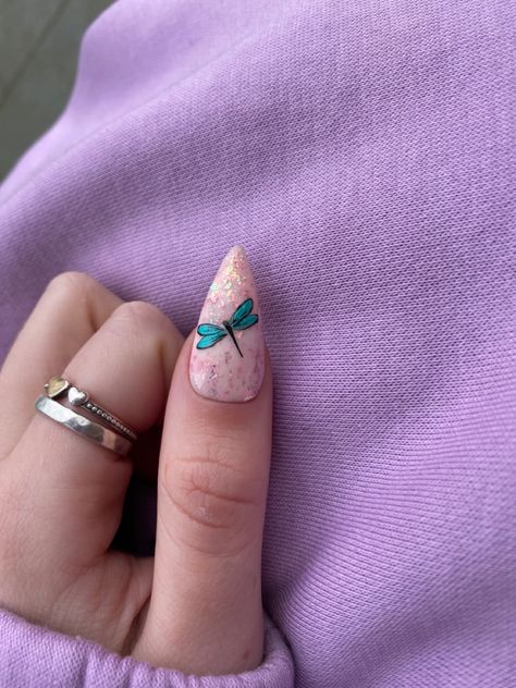 Dragon Fly Inspired Nails, Nails With Dragonfly, Dragon Fly Nails, Baby Pink Glitter Nails, Dragonfly Nails, Nails Baby Pink, Dragonfly Nail Art, Nails Pink Glitter, Cute Dragonfly