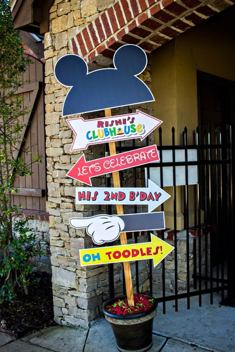 Mickey Club House Party Ideas, Mickey House Decor, Mickey And Minnie Party Decorations, Mickey Mouse Clubhouse Party Decorations, Outdoor Mickey Mouse Birthday Party, Mickey Mouse Funhouse Birthday Party, Mickey Mouse Clubhouse Pinata, Mickey Mouse Clubhouse 2nd Birthday, Mickey Funhouse Birthday