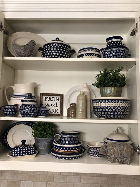 Polish pottery display Kitchen Pottery Display, How To Display Pottery Collection, Polish Pottery Display Ideas, Polish Home Decor, Pottery Display Ideas Home, Polish Pottery Display, Kitchen Buffet Decor, Eclectic Farmhouse Decor, Polish Decor