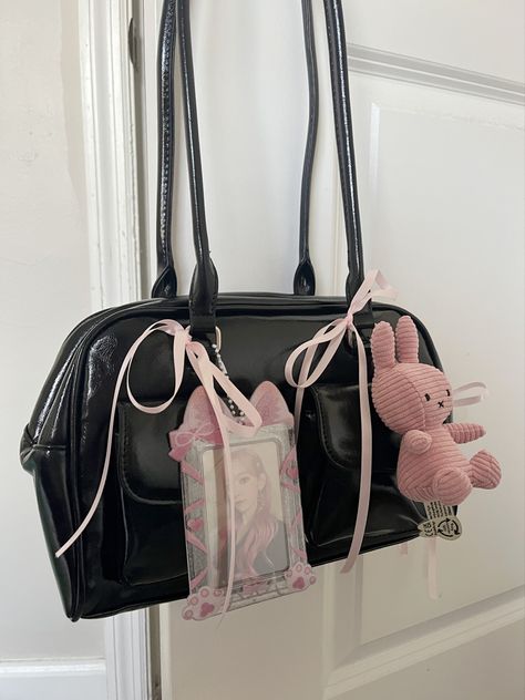 izone sakura black bag pink ribbon miffy stand oil Izone Sakura, Black Bag, Pink Ribbon, Pink Bag, Persona, Ribbon, Pink, Black