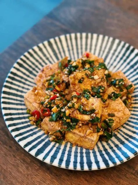 Crispy Garlic Tofu, Spicy Garlic Sauce, Garlic Tofu, Tiffy Cooks, Vegetarian Oyster Sauce, Crispy Garlic, Crispy Chicken Wings, Air Fryer Recipe, Tofu Dishes