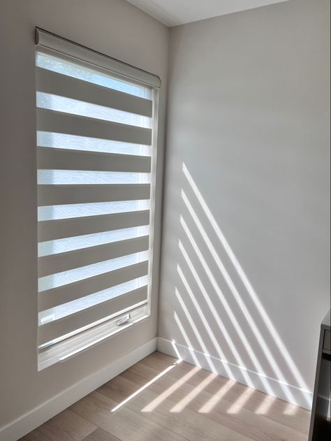 Blinds For Windows Aesthetic, Aesthetic Blinds, Minimalistic House, Minimalist Window, Window Picture, Room Styling, House Window, Aesthetic Minimalist, Minimalist Room