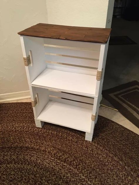 Crate Bookshelves, Shed Room Ideas, Wooden Crate End Table, Wooden Crate Furniture, Crate Desk, Crate Side Table, Crate End Tables, Diy Wooden Crate, Diy Recycled Projects