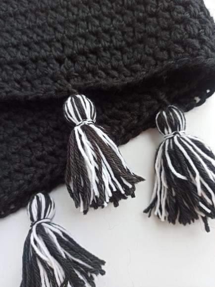 #crochetpattern #diyandhowto #wednesdaysnood Crochet Snood Pattern, Wednesday Addams Crochet, Wednesday Addams Inspired, Snood Pattern, Crochet Snood, Crochet Wearables, Hat Aesthetic, Crochet Halloween, Halloween Crochet