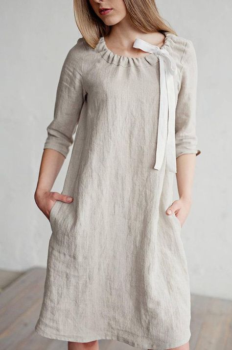 0731460a8a5ce1626210cbf4385ae0efdesc45917821ri Áo Blu, Kurta Neck Design, Linen Fashion, Dress Neck Designs, Kurti Neck Designs, Kurta Designs Women, Designs For Dresses, Kurta Designs, Linen Dresses