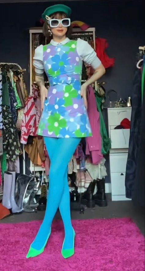 Spring Outfits Maximalist, 70s Colorful Outfits, 70s Maximalism Fashion, Campy Outfits Aesthetic, Kitsch Fashion Style, Funky Vintage Outfits, Kitsch Aesthetic Fashion, Kitschy Outfit, Campy Outfit