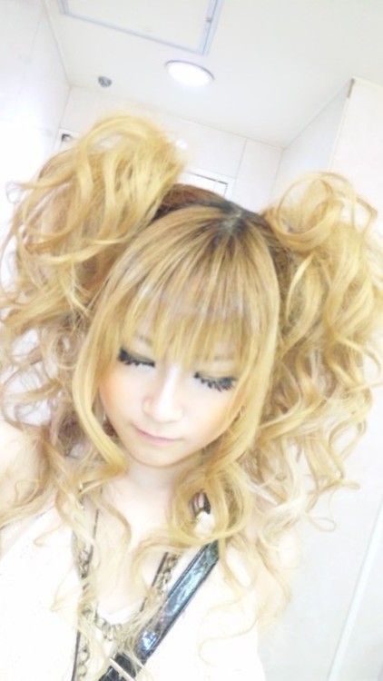 Gyaru High Ponytail, Heisei Gyaru, Japanese Gyaru, Gyaru Hair, Gyaru Style, Feminine Hairstyles, Hair Light, Ideal Beauty, Hairstyle Inspo