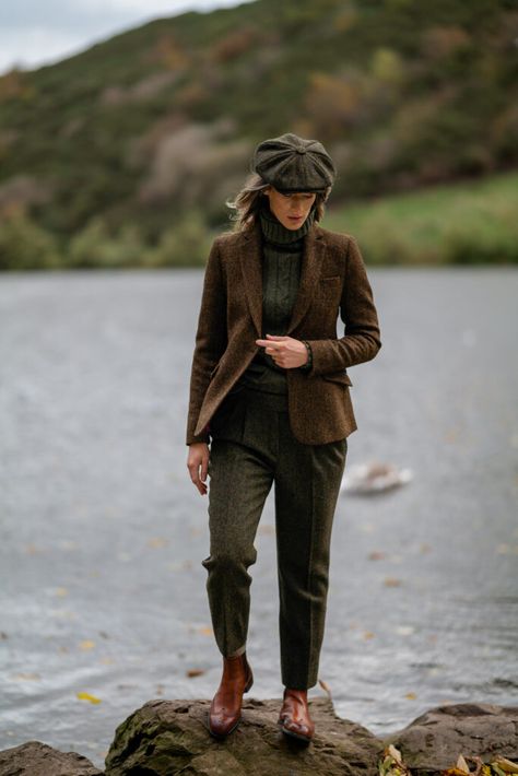 AW22/23: Country Collection | Our Journal Brown Long Sleeve Tweed Jacket With Pockets, British Style Women Outfits, Luxury Brown Tweed Outerwear, Tweed Ride Women, Safari Outfit Women, High-end Brown Tweed Jacket, Retro Long-sleeved Tweed Outerwear, Irish Knit Sweaters, Noblesse Oblige