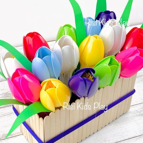 Plastic spoon Tulip flowers | Plastic spoon craft ideas |Plastic spoon flowers Plastic Spoon Flowers, Spoon Craft Ideas, Plastic Spoon Art, Fork Crafts, Plastic Spoon Crafts, Spoon Craft, Silverware Crafts, Spoon Crafts, Spoon Art