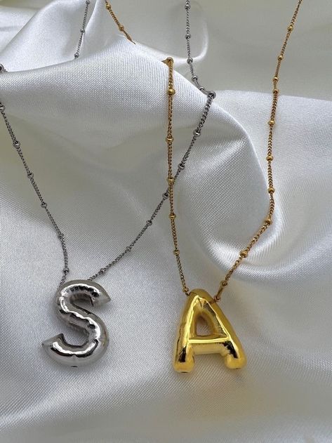 Letters Chain Necklace, Soap Perfume, Pinterest Predicts, Hair Cleaning, Perfume Lotion, Letter Jewelry, Gold Filled Necklace, Casual Jewelry, Letter Balloons